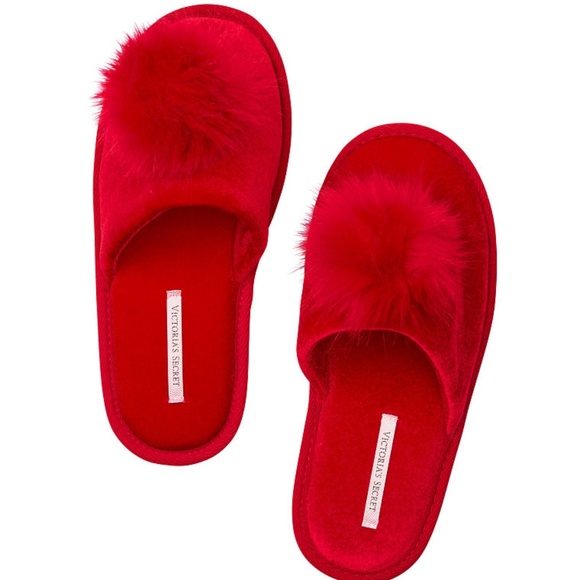 Victoria's Secret Shoes - 🔥Sold🔥Victoria Secret Pom-pom Slipper